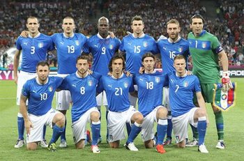 Italy_national_football_team_Euro_2012_final.jpg